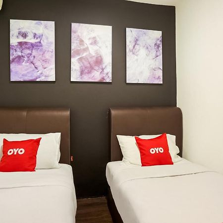 Oyo 90460 Hotel Kl2F Rest & Go Shah Alam Buitenkant foto