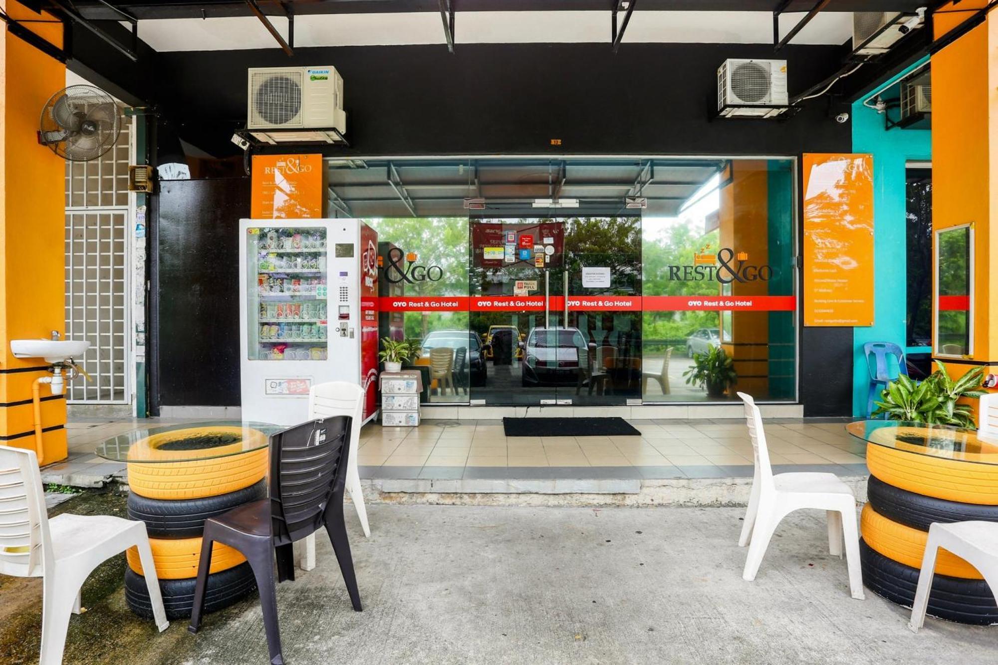 Oyo 90460 Hotel Kl2F Rest & Go Shah Alam Buitenkant foto