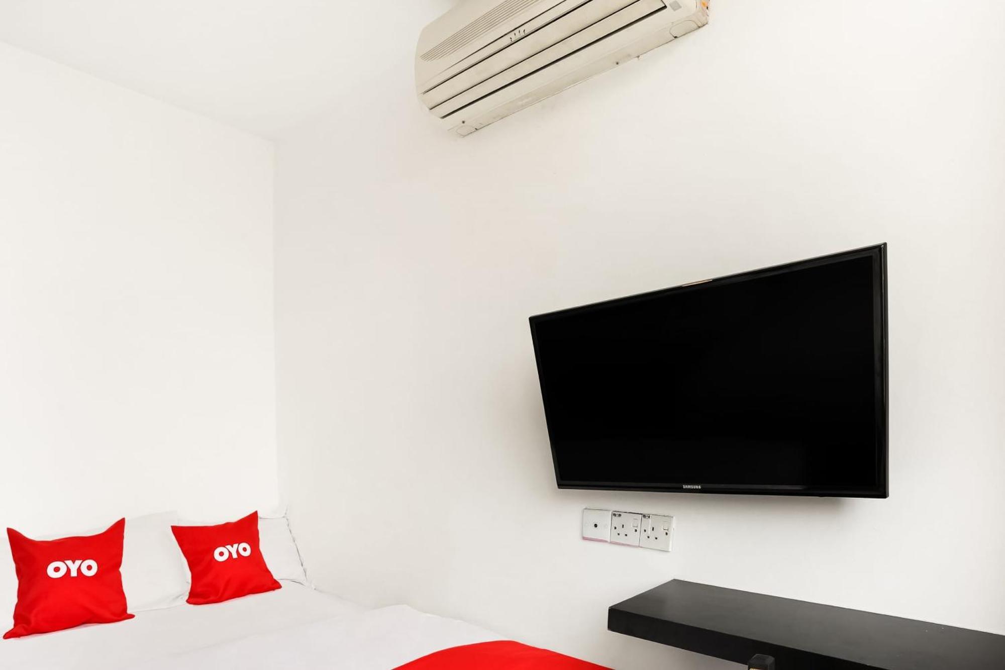 Oyo 90460 Hotel Kl2F Rest & Go Shah Alam Buitenkant foto