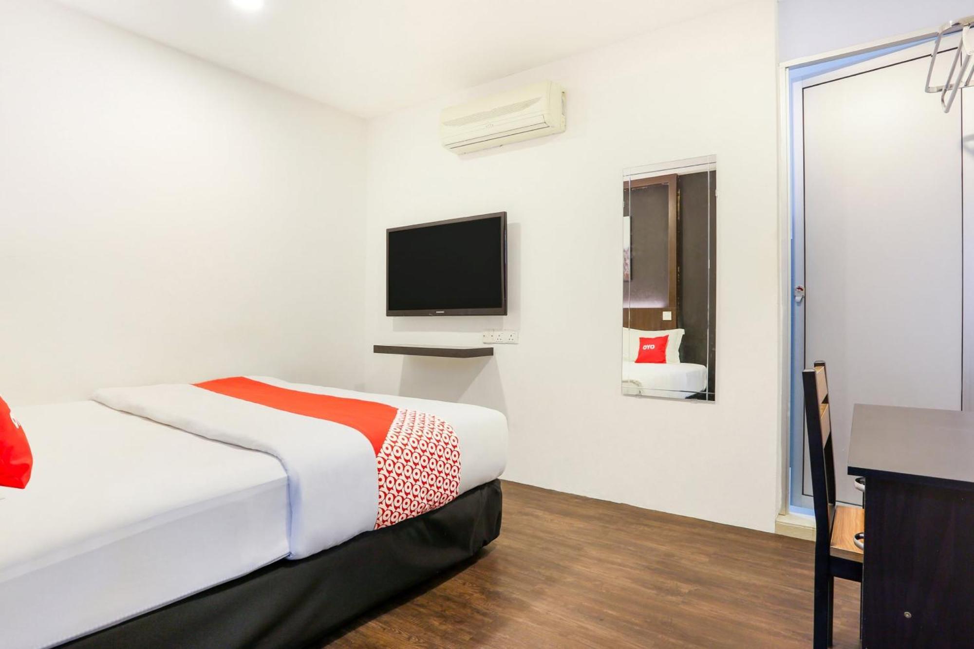 Oyo 90460 Hotel Kl2F Rest & Go Shah Alam Buitenkant foto