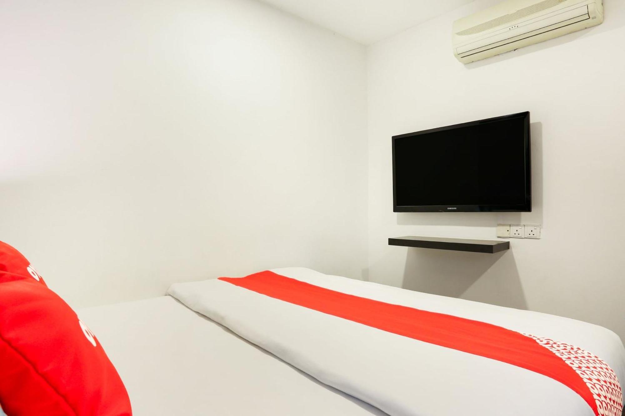 Oyo 90460 Hotel Kl2F Rest & Go Shah Alam Buitenkant foto